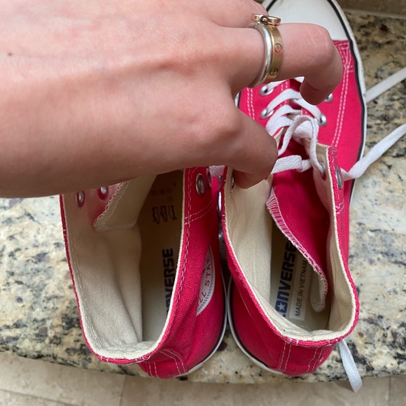 RED HIGH TOP CONVERSE - Picture 3 of 5